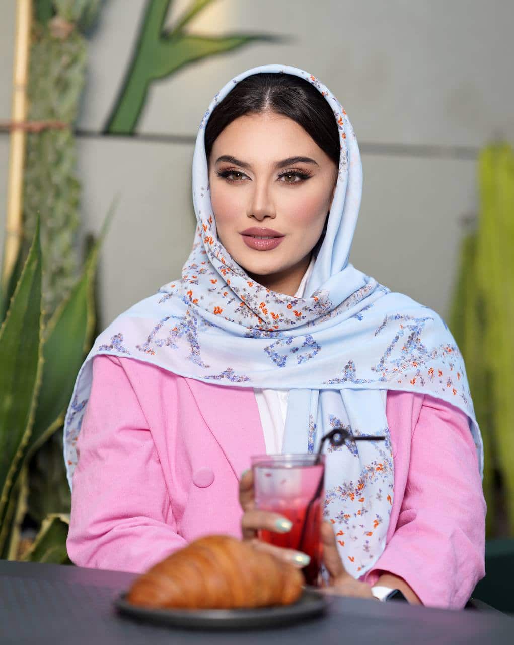 JPEG image-4CFD-8BB9-2F-4